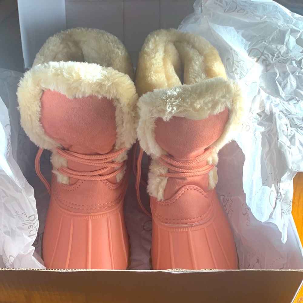 NWT Olivia MIller Girl lined duck boots, pink